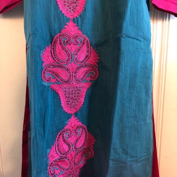 Salwar Kameez - Picture 6 of 7